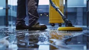 Gereinigter Boden mit speziellem Reinigungswerkzeug